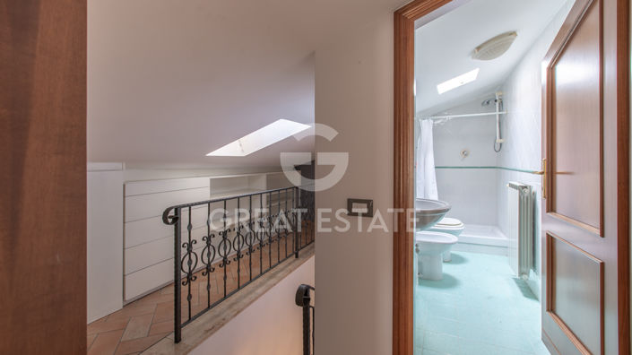 Image No.20-2 Bed Property for sale