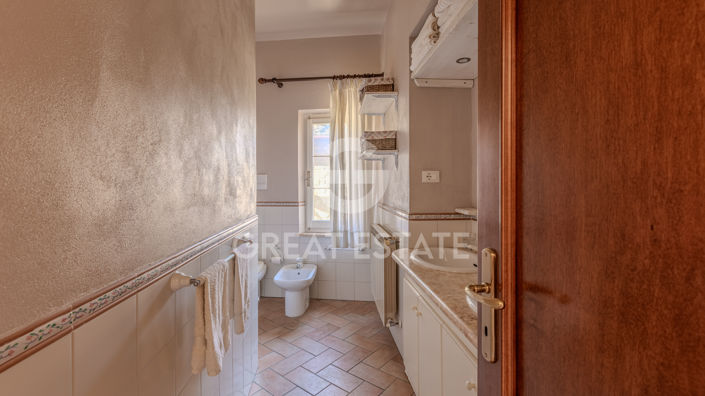 Image No.22-2 Bed Property for sale