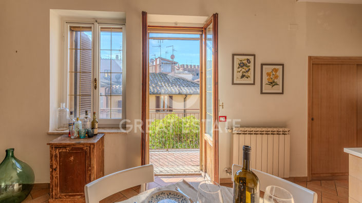 Image No.9-2 Bed Property for sale