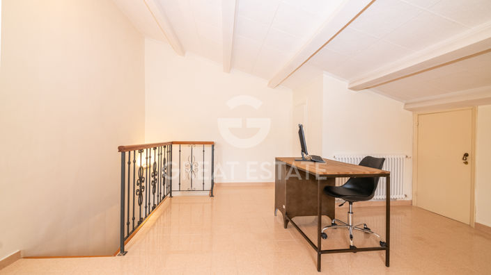 Image No.11-2 Bed Property for sale