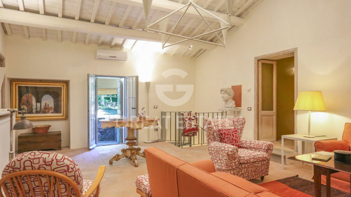 Image No.22-8 Bed Country House for sale