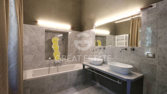 Image No.38-8 Bed Country House for sale