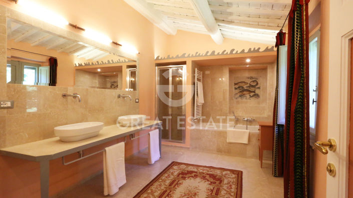 Image No.40-8 Bed Country House for sale