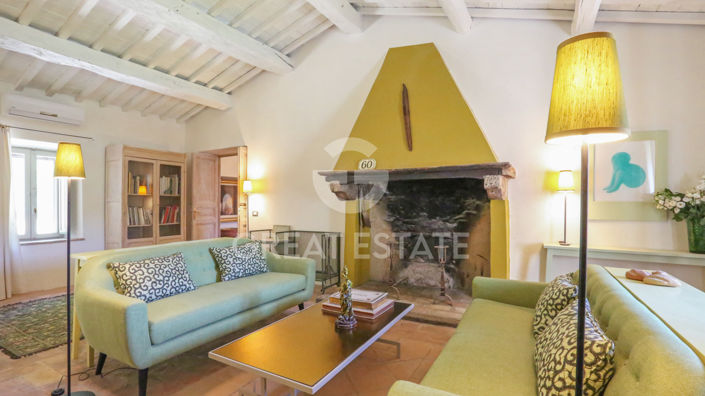 Image No.6-8 Bed Country House for sale