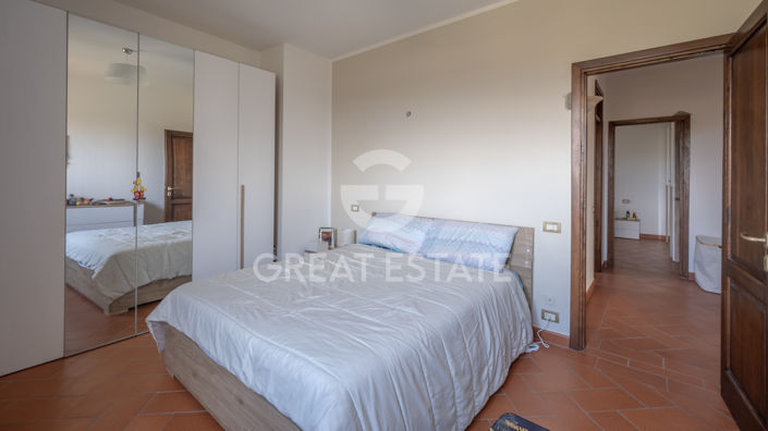 Image No.31-5 Bed Country House for sale