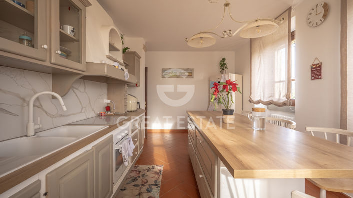 Image No.6-5 Bed Country House for sale