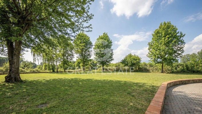 Image No.9-5 Bed Country House for sale