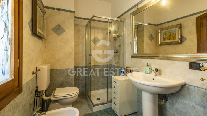 Image No.22-4 Bed Country House for sale