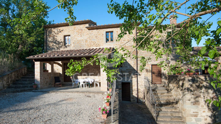 Image No.8-Maison de campagne de 30 chambres à vendre à Cortona