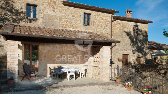 Image No.9-Maison de campagne de 30 chambres à vendre à Cortona