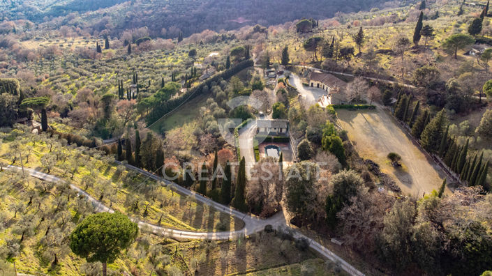 Image No.15-Maison de campagne de 7 chambres à vendre à Cortona