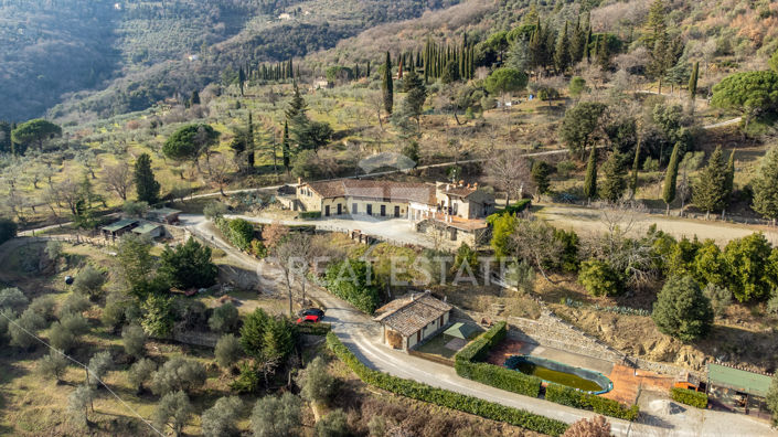Image No.5-Maison de campagne de 7 chambres à vendre à Cortona