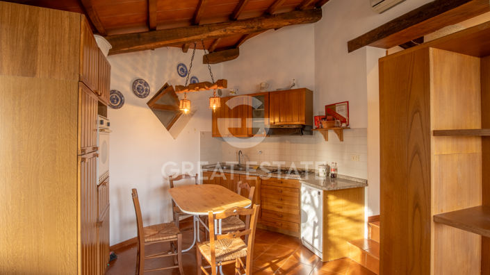 Image No.6-Maison de campagne de 7 chambres à vendre à Cortona