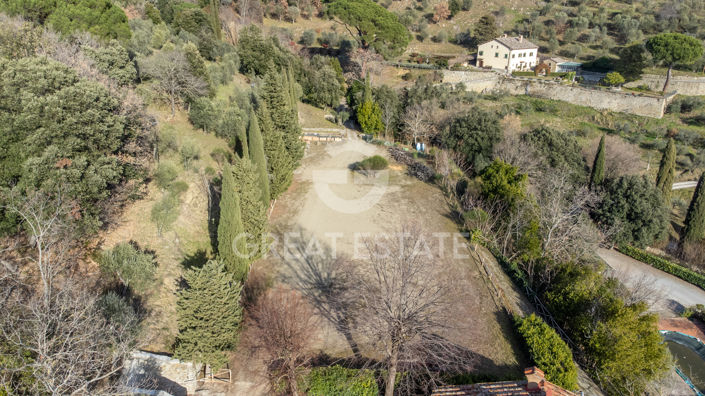Image No.9-Maison de campagne de 7 chambres à vendre à Cortona