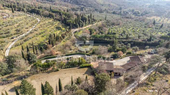 Image No.10-Maison de campagne de 7 chambres à vendre à Cortona