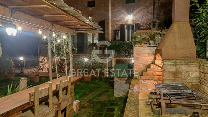 Image No.13-5 Bed Property for sale