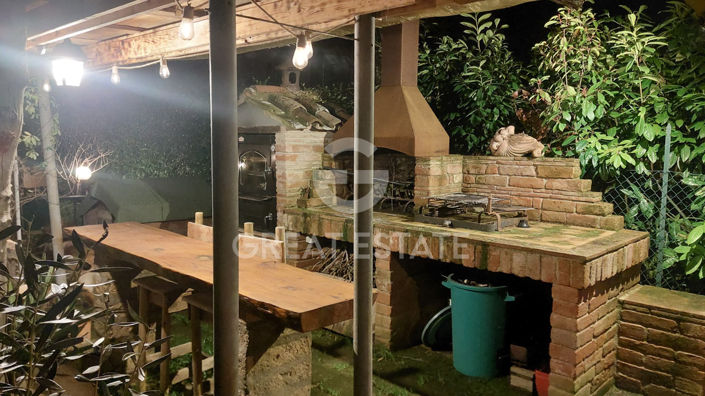 Image No.14-5 Bed Property for sale