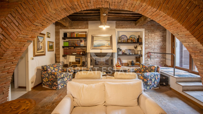 Image No.5-Propriété de 5 chambres à vendre à Castiglione del Lago