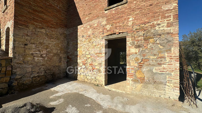 Image No.11-Maison de campagne de 4 chambres à vendre à Lucignano