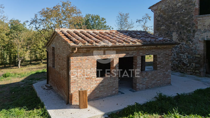 Image No.14-Maison de campagne de 4 chambres à vendre à Lucignano