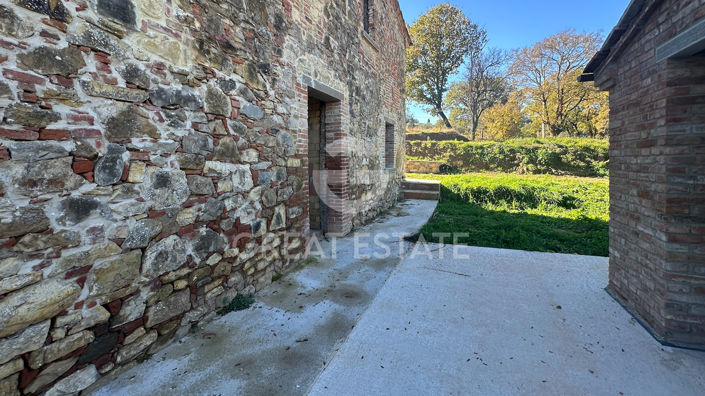 Image No.16-Maison de campagne de 4 chambres à vendre à Lucignano