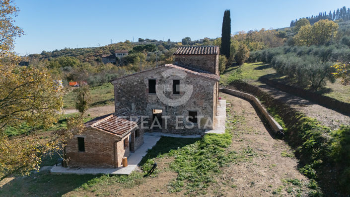 Image No.19-Maison de campagne de 4 chambres à vendre à Lucignano
