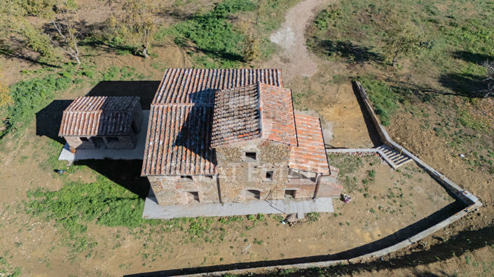 Image No.22-Maison de campagne de 4 chambres à vendre à Lucignano