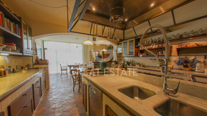 Image No.15-4 Bed Country House for sale