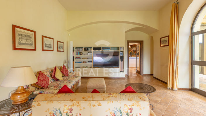 Image No.20-4 Bed Country House for sale