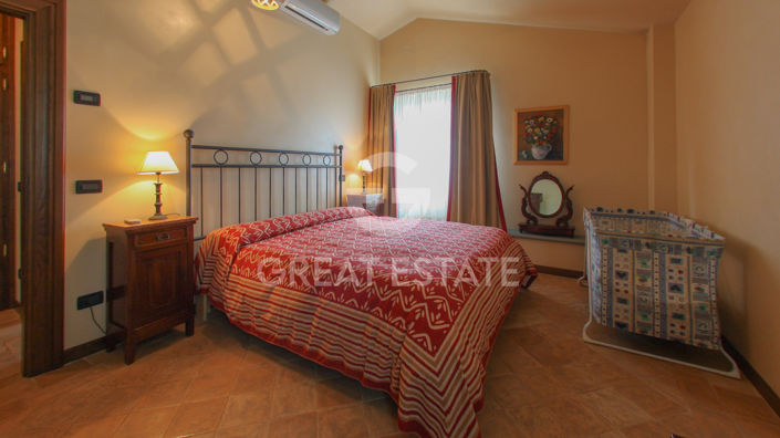 Image No.20-4 Bed Country House for sale