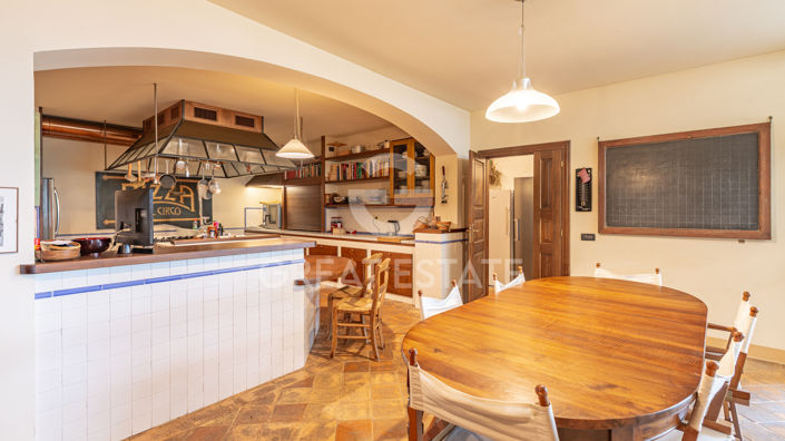 Image No.24-4 Bed Country House for sale