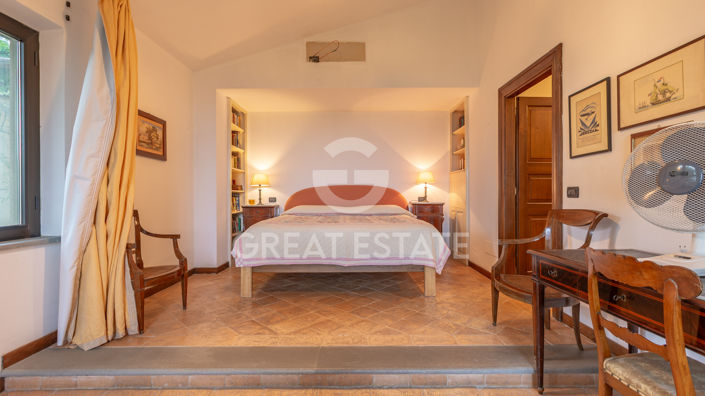Image No.27-4 Bed Country House for sale