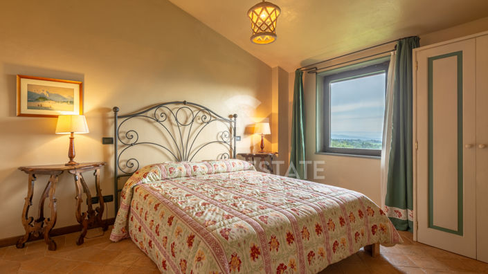 Image No.30-4 Bed Country House for sale