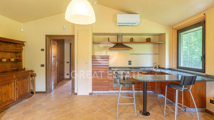 Image No.33-4 Bed Country House for sale