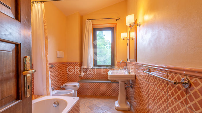 Image No.36-4 Bed Country House for sale