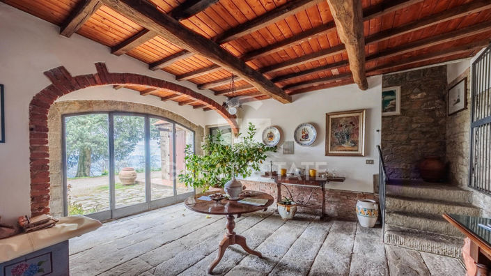 Image No.2-15 Bed Country House for sale