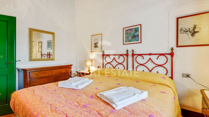 Image No.37-15 Bed Country House for sale