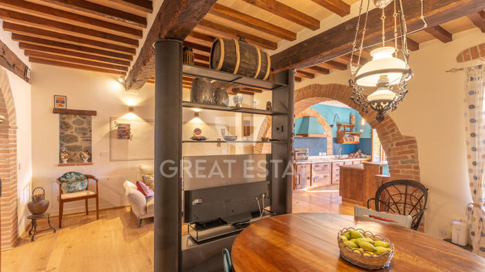 Image No.14-2 Bed Property for sale