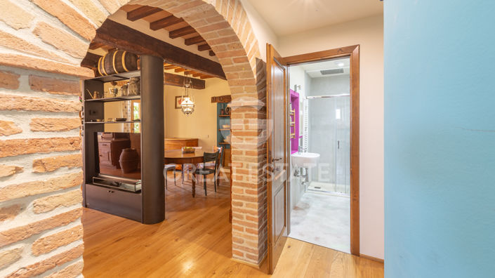 Image No.17-2 Bed Property for sale