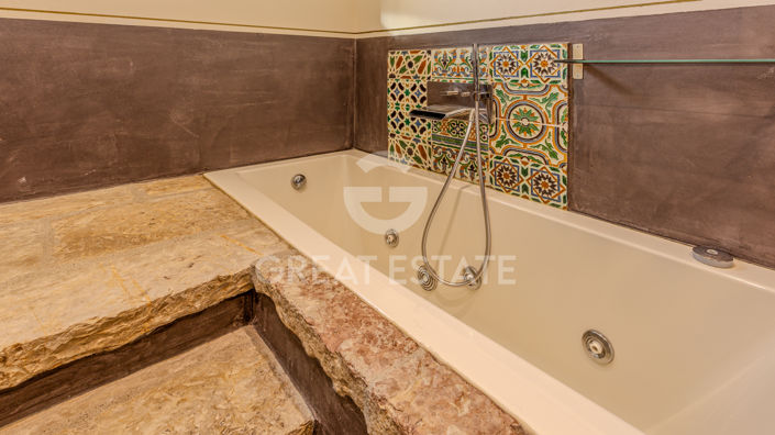 Image No.22-2 Bed Property for sale