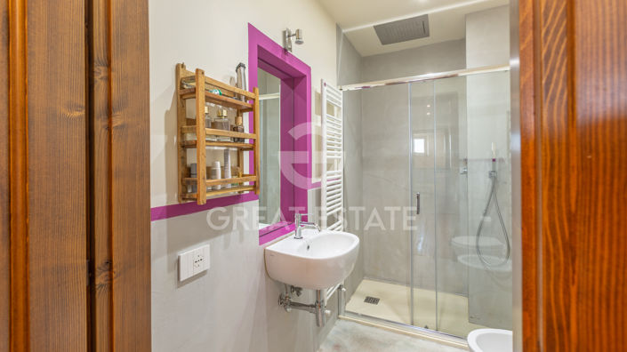 Image No.24-2 Bed Property for sale