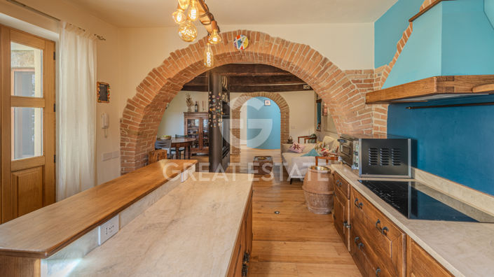 Image No.6-2 Bed Property for sale