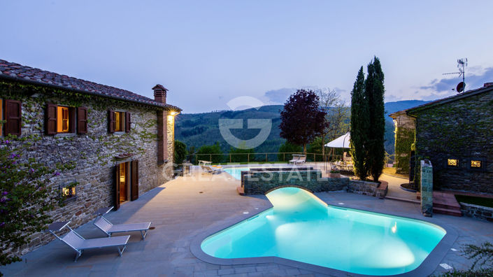 Image No.18-Maison de campagne de 6 chambres à vendre à Arezzo