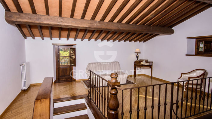 Image No.27-Maison de campagne de 6 chambres à vendre à Arezzo