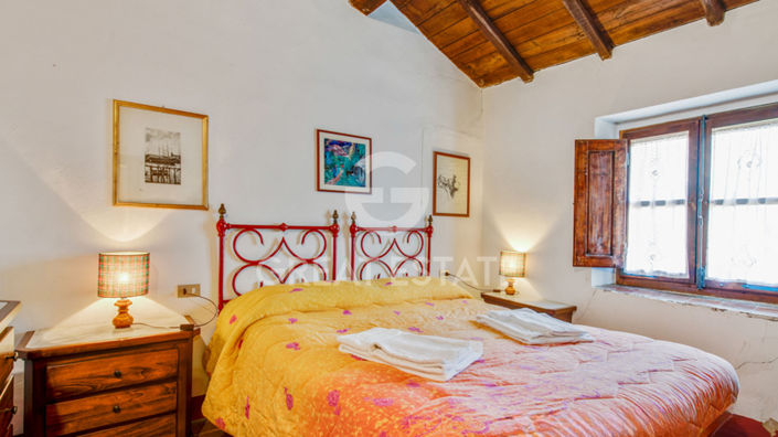 Image No.33-7 Bed Country House for sale