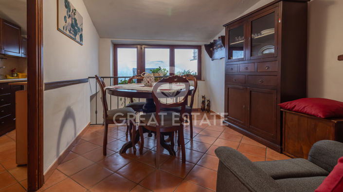 Image No.12-2 Bed Property for sale