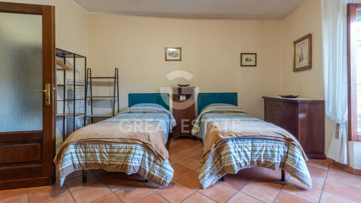 Image No.17-2 Bed Property for sale