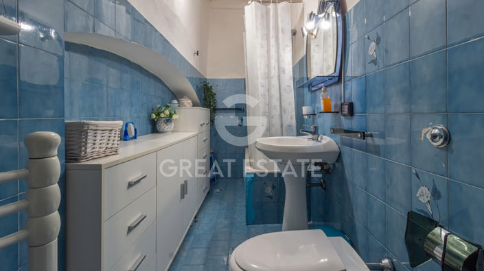 Image No.24-2 Bed Property for sale