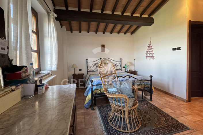 Image No.18-4 Bed Country House for sale