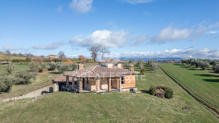 Image No.2-2 Bed Country House for sale